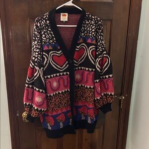 Vibrant Heart Patterned Women's Cardigan